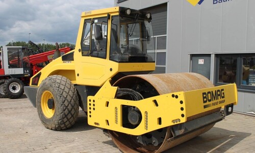 Дорожный каток Bomag BW 211 D-4