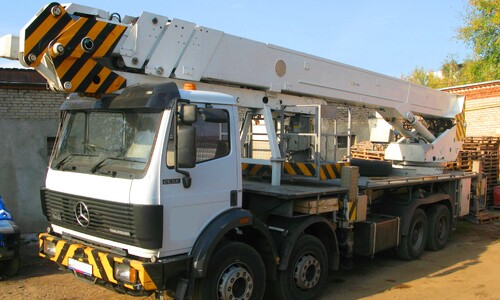 Автовышка Bronto Skylift 40-2T1