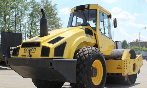 Дорожный каток BOMAG BW 216 D-4