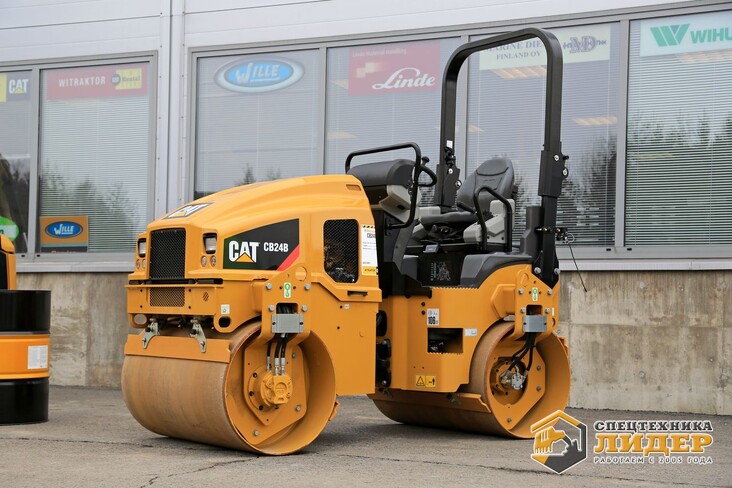 Аренда дорожного катка Caterpillar CB24B