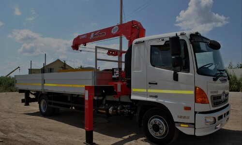 Манипулятор КМУ UNIC URV500 на шасси Hino