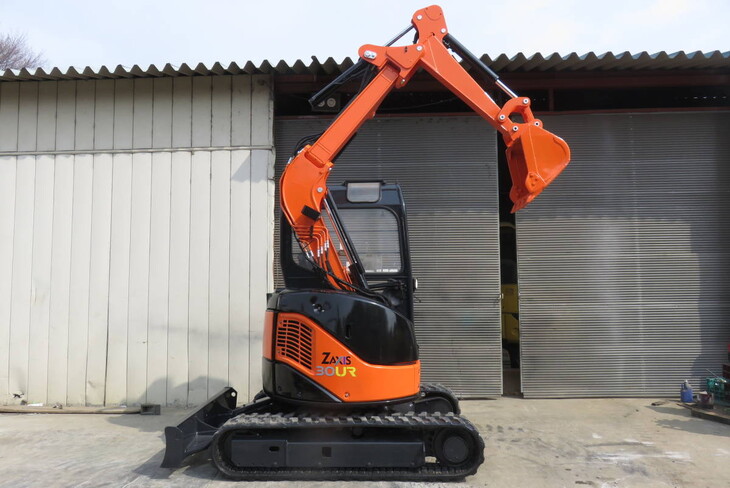 Аренда мини-экскаватора Hitachi ZX30UR