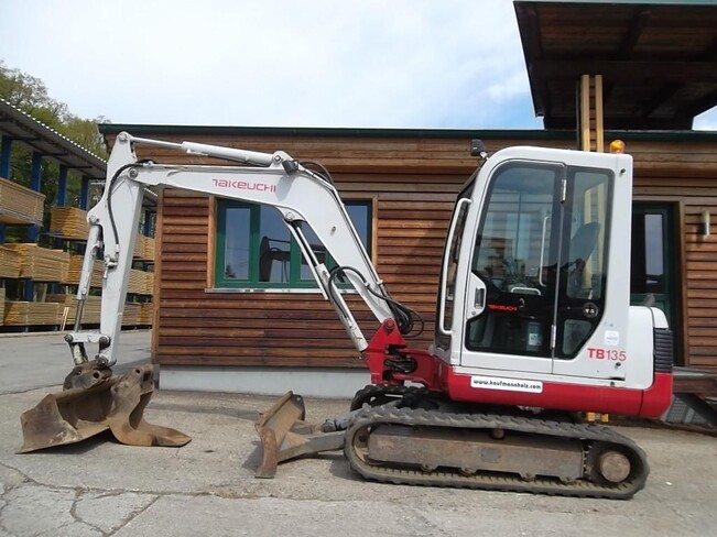 Аренда мини-экскаватора Takeuchi TB 135