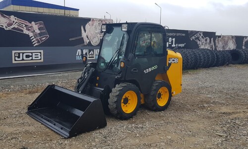 Аренда мини-погрузчика JCB 135