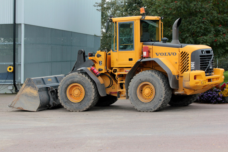 Аренда фронтального погрузчика (колесного) Volvo L90Е